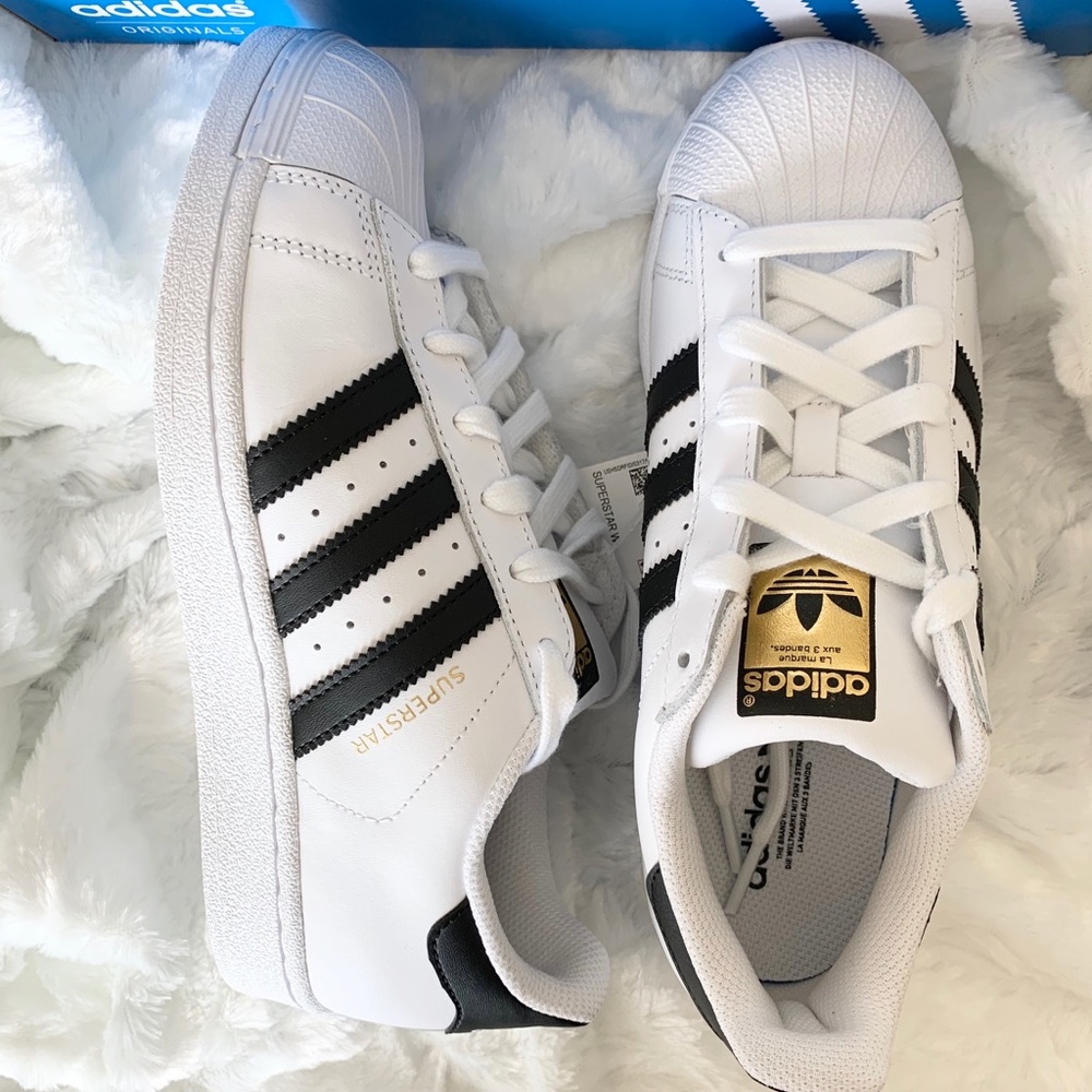 Adidas Superstar Sneakers - Picture 2 of 7